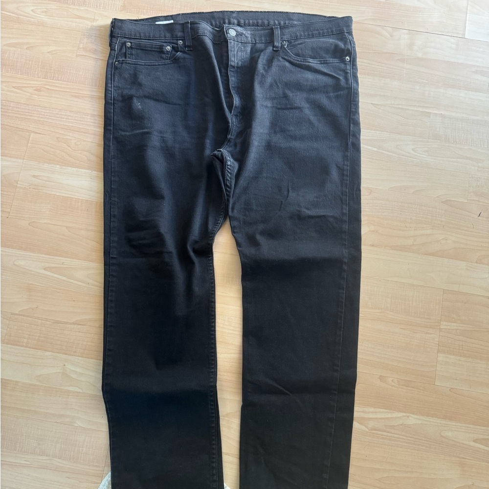 Like new men’s Levi’s 502 denim jeans